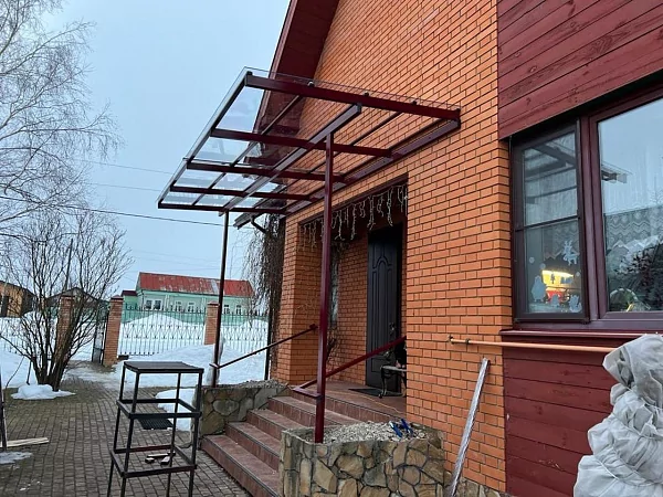 Навес прямой из монолитного поликарбоната